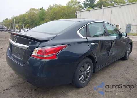 2015 Nissan Altima 2.5 S из США, поврежденный, VIN 1N4AL3AP8FC249054